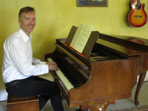 Anthony Gosnell - Piano Tutor